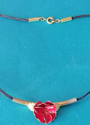 Колье - ожерелье на нити.