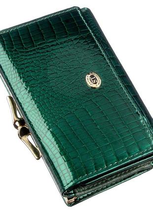 Вместительный женский кошелек на кнопке st leather 18914 зеленый