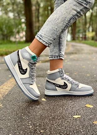 Nike air jordan 1 retro x christian dior брендовые женские высокие кроссовки найк джордан серо-голубые жіночі високі трендові кросівки блакитні