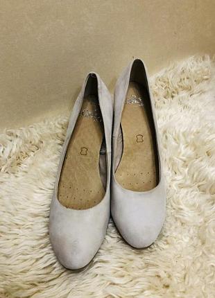 Туфлі замшеві бежеві