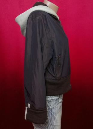 Куртка бомбер на шерстяной подкладке с капюшоном3 фото