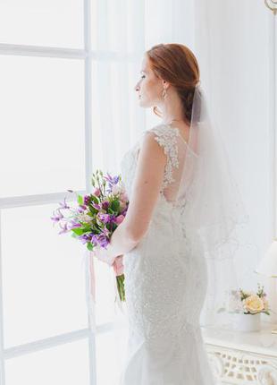 Шикарное свадебное платье со шлейфом