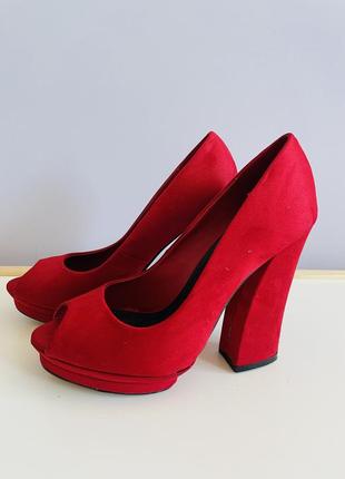 Красные туфли. каблук. платформа. parfois.2 фото