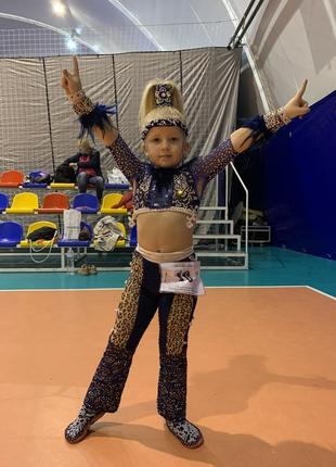 Костюм для сучасних танців слоу і діско