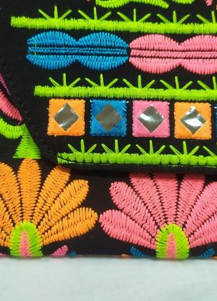 Сумочка с вышивкой 7