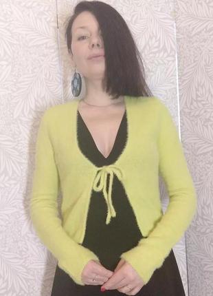 Кофтинка h&m, лаймового кольору, на зав'язочках, пухнаста.2 фото