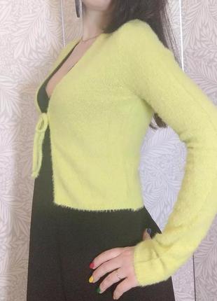 Кофтинка h&m, лаймового кольору, на зав'язочках, пухнаста.3 фото