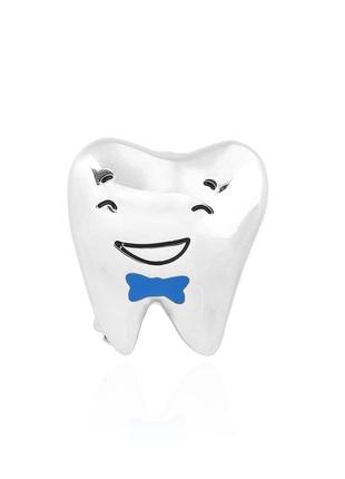 Брошь медицина зуб с бабочкой серебристый brbf112362