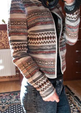 Крутой пиджак-накидка в стиле вышиванки модный тренд сезона2 фото
