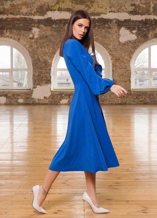 Синее расклешенное платье с длинными рукавами2 фото