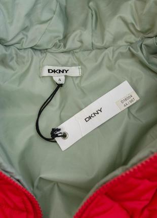 Dkny новая яркая красная брендовая деми куртка, демисезонная с капюшоном и лого на молнии весеннаяя8 фото