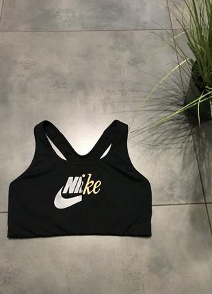 Топ для спорта nike l