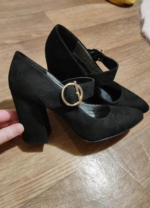 Туфлі жіночі