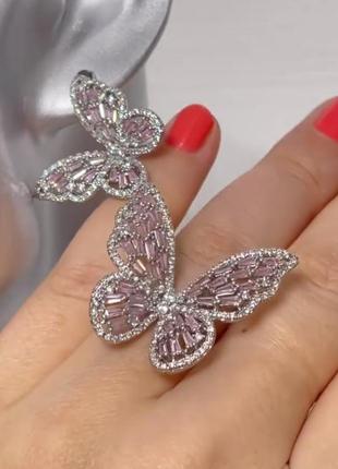 Шикарное кольцо бабочка усыпанное цирконами3 фото