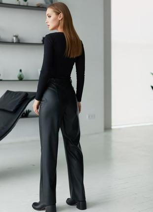 Черные кожаные брюки прямые с высокой посадкой 2 цвета4 фото