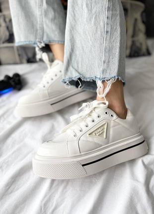 Prada macro re-nylon brushed leather sneakers white брендовые белые массивные кроссовки на высокой подошве весна білі кросівки на високій платформі