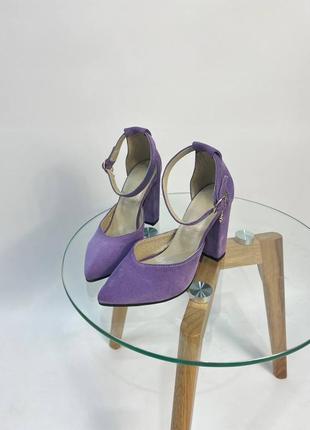 Женские туфли босоножки из натуральной замши лилового цвета на высоком каблуке2 фото