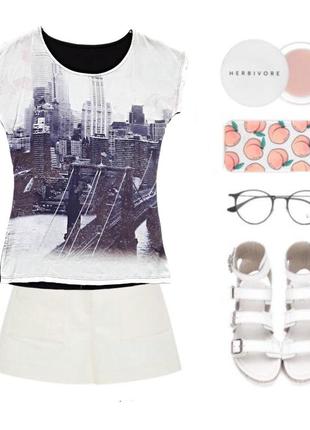 Стильная  футболочка с принтом.