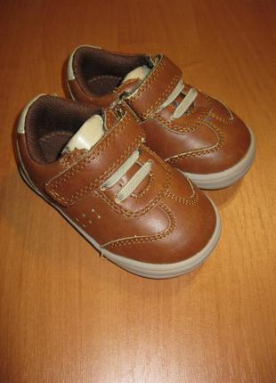 Кросівки "mothercare" розмір 20,5.