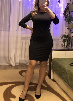Маленька чорна сукня маленькое черное платье