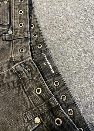 Чорні джинси з необробленим краєм4 фото