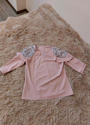 Нарядна блузка