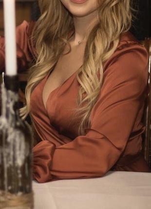 Сукня міді на запах