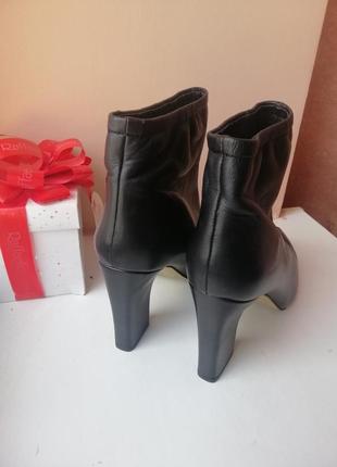 Шкіряні ботильйони 40-41р