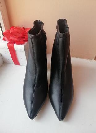 Шкіряні ботильйони 40-41р