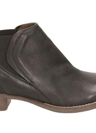Р.37  clarks женские кожаные ботинки   оригинал