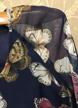 Нереально красивая и стильная брендовая блузка в бабочках.1 фото