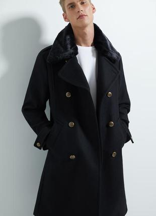 Черное двубортное шерстяное пальто zara