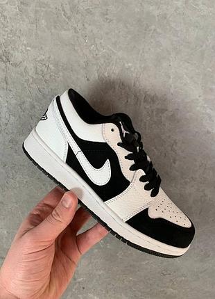Nike air jordan 1 low white/black брендові кросівки найк джордан чорно білі весна осінь демисезон трендові чорно білі кросівки