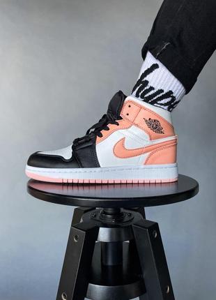 Nike air jordan 1 pink/black брендовые высокие кроссовки найк джордан розовые персиковые весна осень трендові високі персикові кросівки5 фото