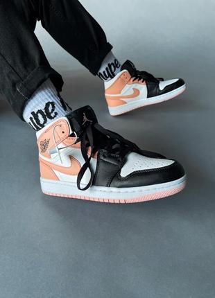 Nike air jordan 1 pink/black брендовые высокие кроссовки найк джордан розовые персиковые весна осень трендові високі персикові кросівки10 фото