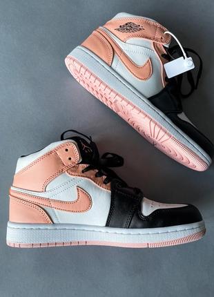 Nike air jordan 1 pink/black брендовые высокие кроссовки найк джордан розовые персиковые весна осень трендові високі персикові кросівки2 фото