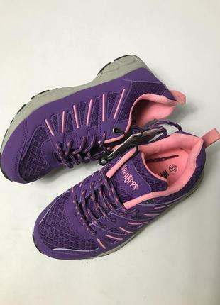 Спортивні кросівки на дівчинку