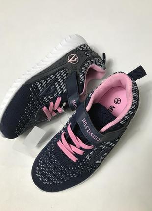 Кросівки на дівчинку