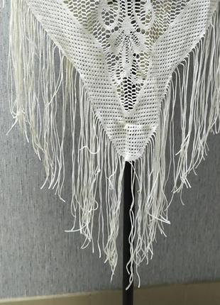 Шаль платок с бахромой