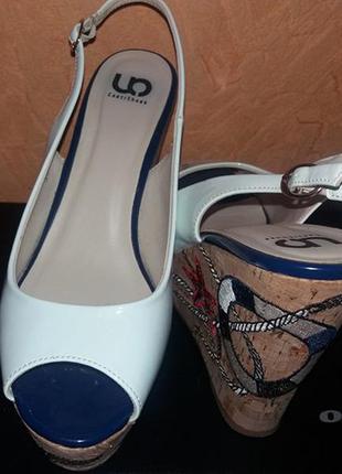 Босоножки с морским  принтом