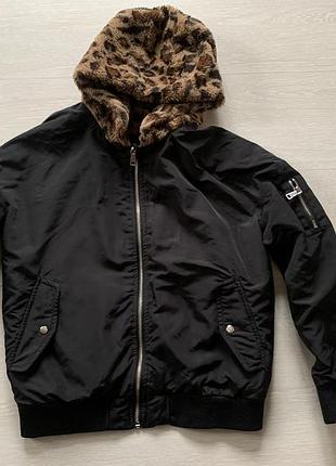 Бомбер куртка