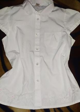 Блузочка с вышивкой на рост 152см