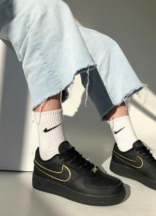 Nike air force 1 black gold брендові чорні золотисті кросівки найк форс тренд весна осінь новинка жіночі чорні золоті кросівки
