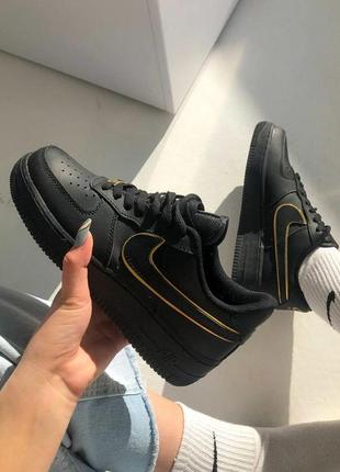Nike air force 1 shoe gold брендовые черные золотистые кроссовки найк форс тренд весна осень новинка жіночі чорні золоті кросівки
