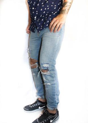 Стильные зауженные джинсы с дырками new look с потертостями2 фото