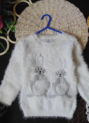 Пушистый свитерок с кроликами young dimension
