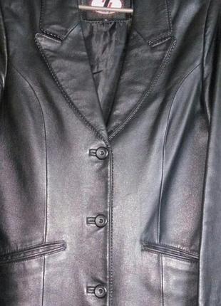 Курточка женская