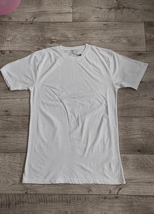 Однотонная футболка