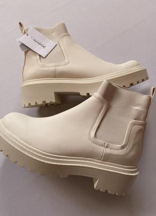 Белые/молочные ботинки/челси 40 размер страдивариус/stradivarius3 фото