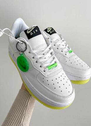 Женские кроссовки